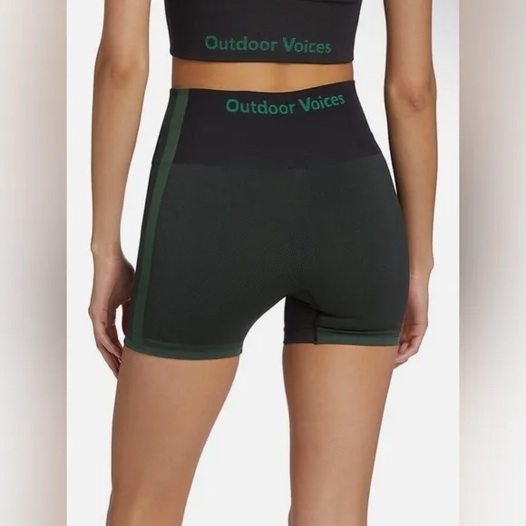NWOT Outdoor Voices 4" Logo Seamless Shorts Small Green Biker Active Stretch - Image 2