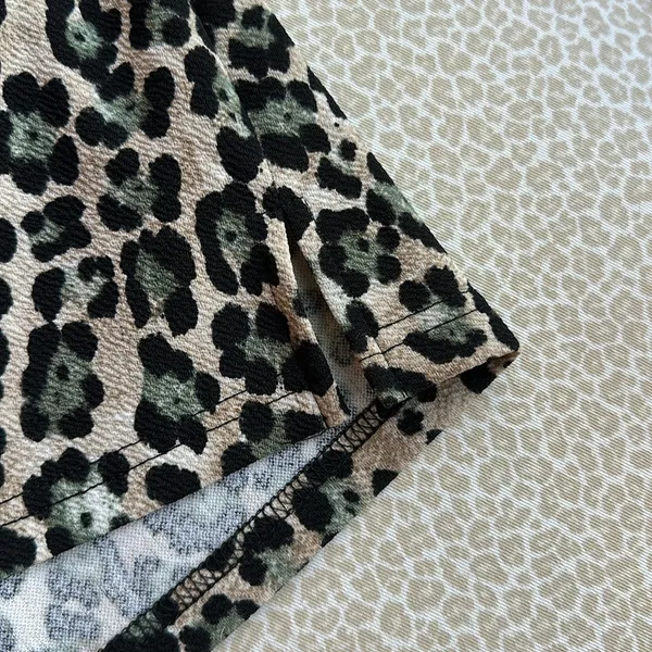NWOT Jules & Leopold tan with green & black leopard spots the neck top - Image 10