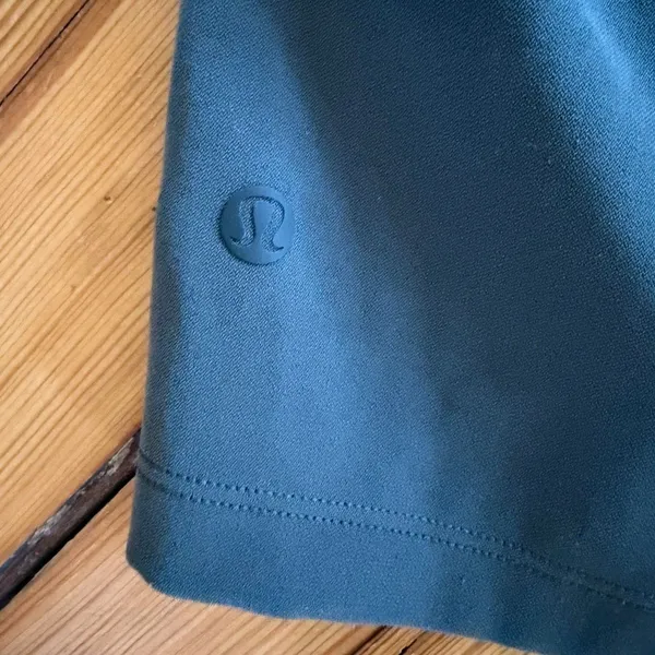 Lululemon On the Fly Short *Woven 2.5" in Dark Olive Size 4 - Image 6