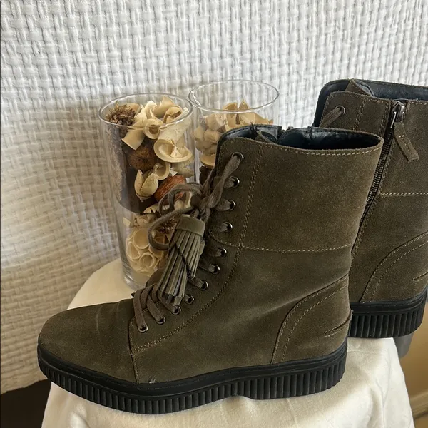 Franco Sarto Khaki Lace-Up Combat Boots Green Suede 8.5M US EU 38 - Image 4