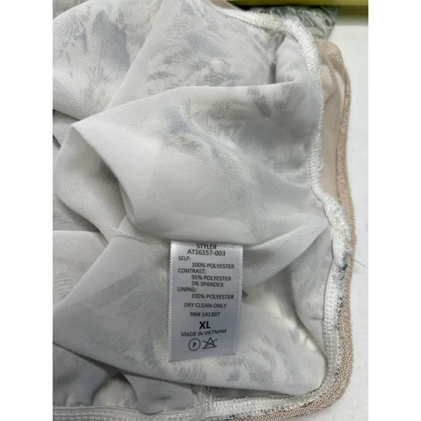 ASTR THE LABEL Surplice Faux Wrap Floral Bodysuit in Size XL - Image 7