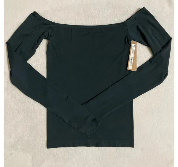 SOFT Smoothing Off the Shoulder Top - Image 3