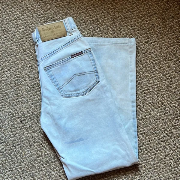 Vintage Marlboro Classics light wash, high waist cigarette jeans - Image 8