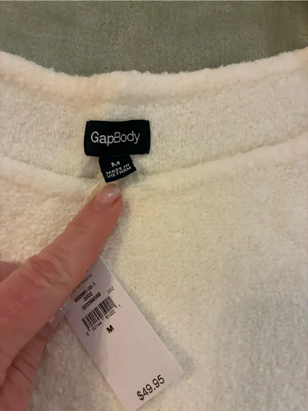 Women’s Gap Brand Cozy Cream Fuzzy Tank & Short Lounge Set Size Medium - Image 3