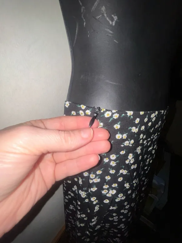SHEIN Black wide leg pants with White Floral Print - Image 4
