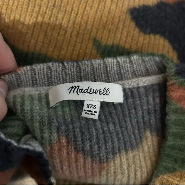 Madewell Merino Wool Bunny Rabbit Camo‎ Print Flare Bell Sleeve Cropped Sweater - Image 5