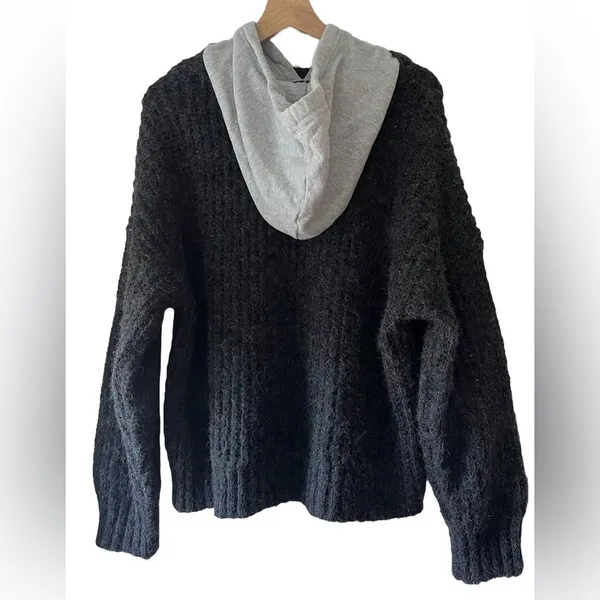 Aerie Sweatshirt Sweater Medium Cozy‎ For Fall - Image 2
