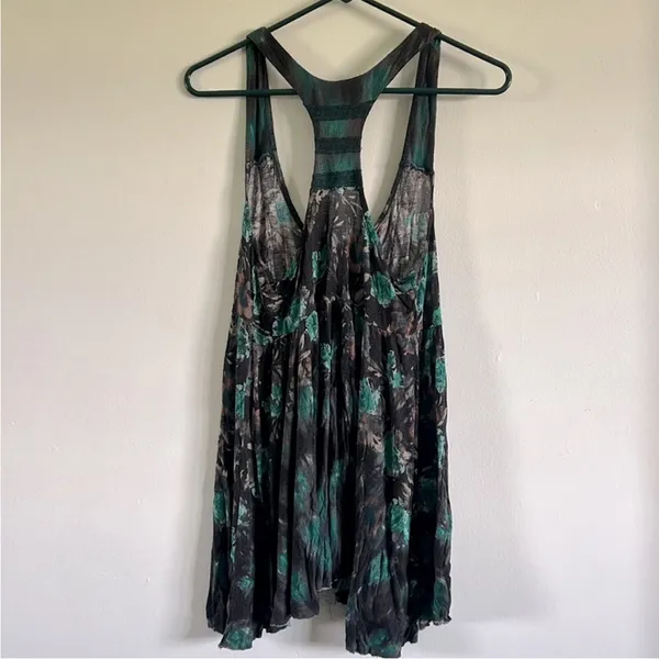 Free People Racerback Top / Tunic Black and Green with Lace - Image 4