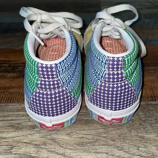 Vans SK8-Hi Pride Rainbow Shoes like new unisex - Image 4