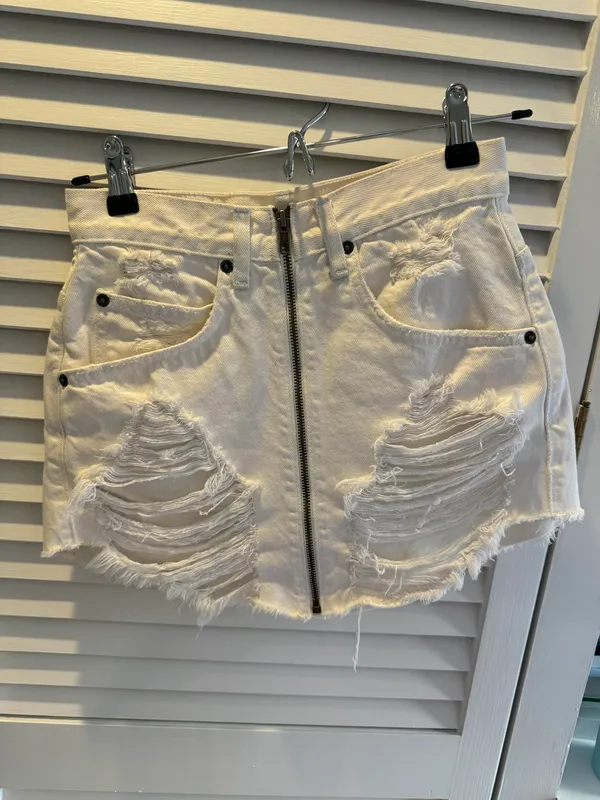 Carmar Denim LF White Zip Up Skirt - Image 5