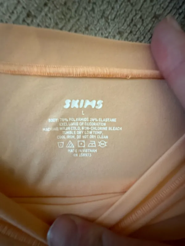 SKIMS T-Shirt - Image 3