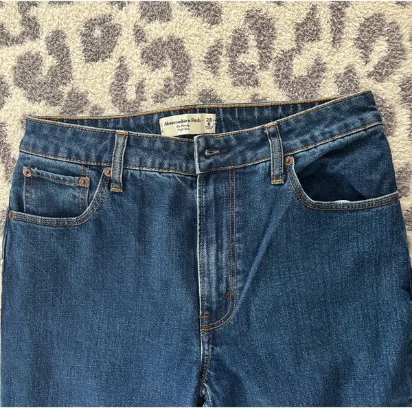 Abercrombie Jeans - Image 4
