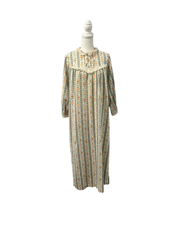 Vintage Sears Floral Nightgown 1970s Lace Trim Granny core Cottage Core 32/34 - Image 2