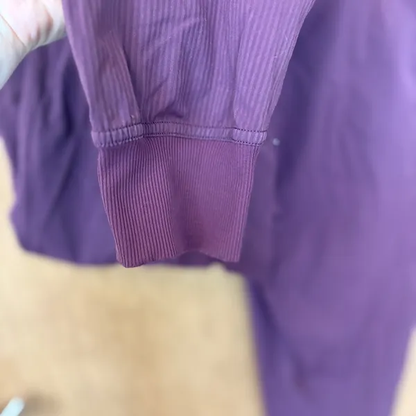 Lululemon Dance Studio Jogger Color: Garnet Preloved and great condition! Size 4 - Image 4