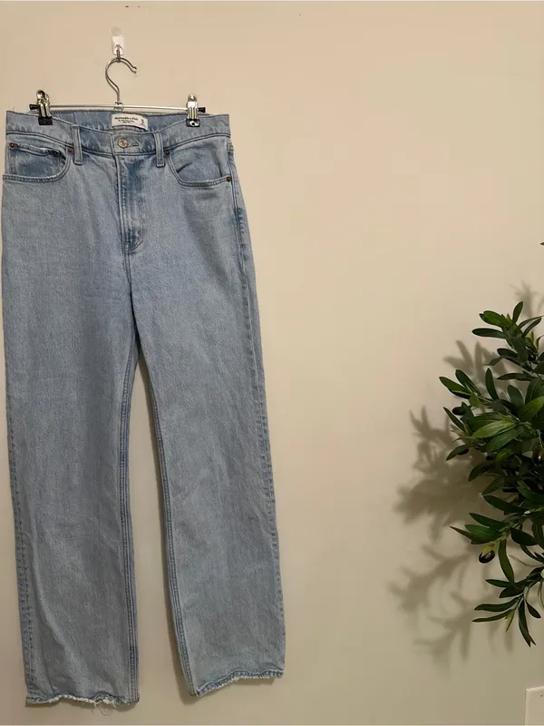 Abercrombie & Fitch High Rise 90s Relaxed Jean Size 28/6 - Image 7