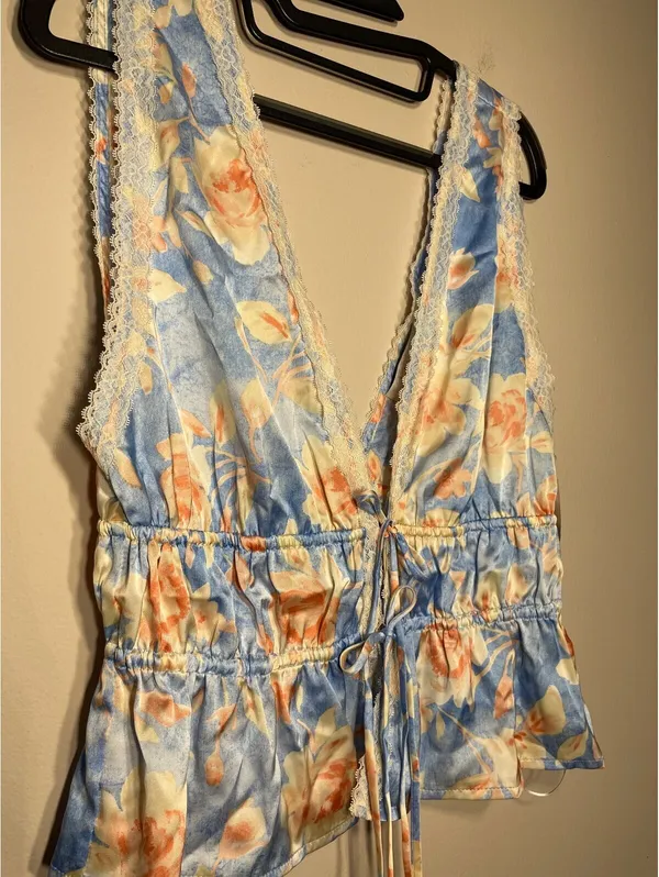 WAYF New Lace TrimTie Front Top Coquette Festival Boho Y2K L - Image 3