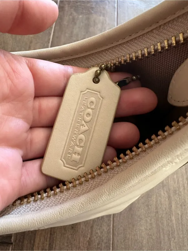 Coach Ergo Cream - Image 8