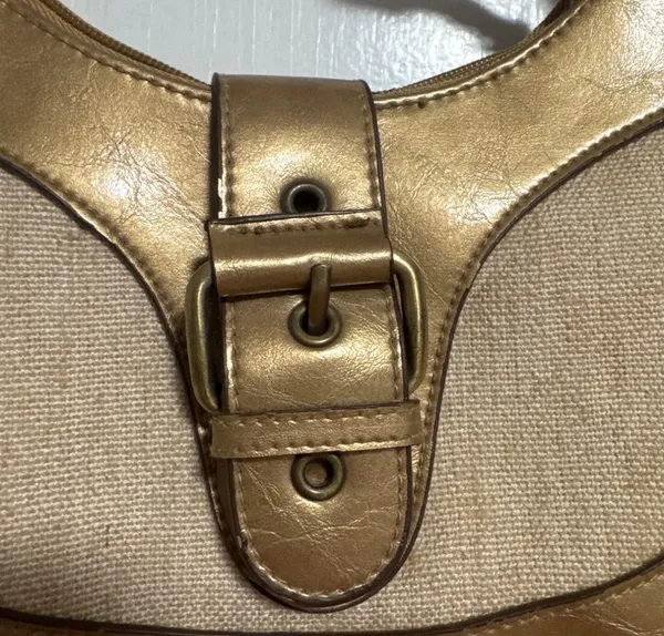 Amanda Smith Gold Shoulder Bag - Image 3