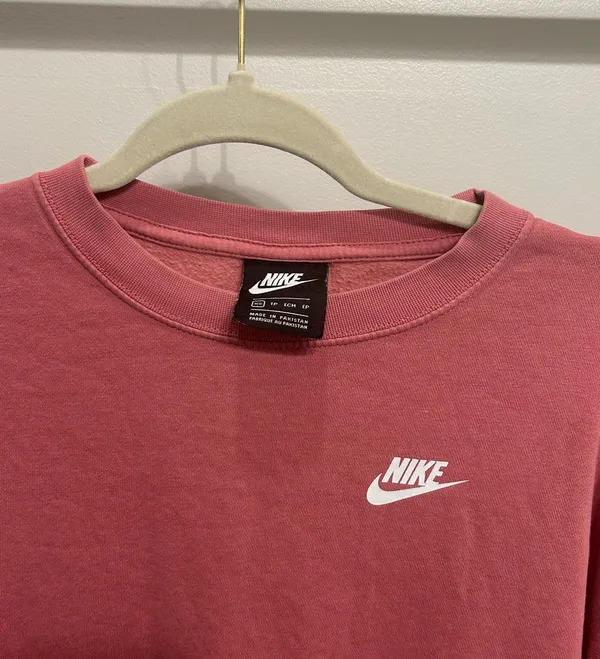 Nike High-Low Crew Neck  - Image 3