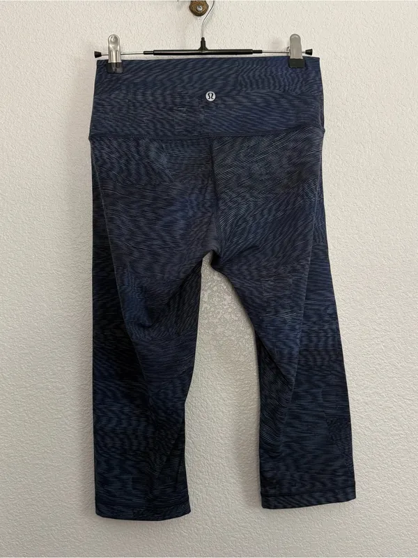 Lululemon High Rise Capri Leggings Blue 6 - Image 4