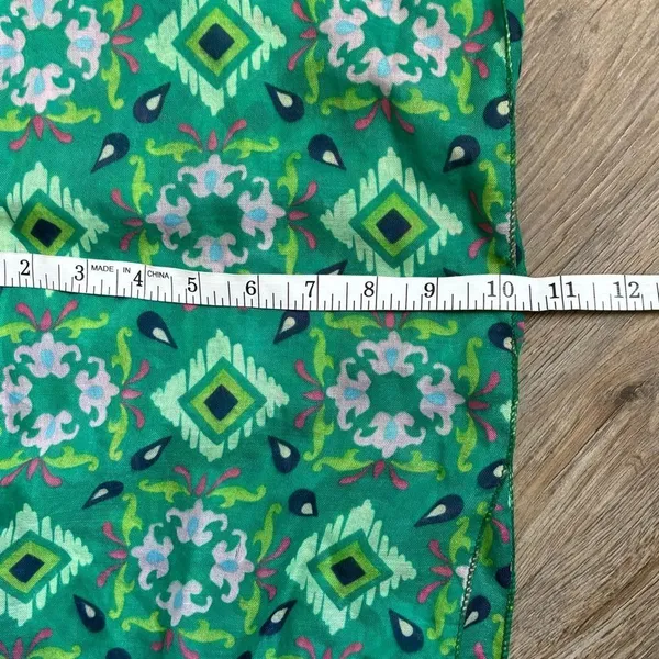 Green Geometric Print Infinity Scarf Lightweight Loop Scarf EUC - Image 3