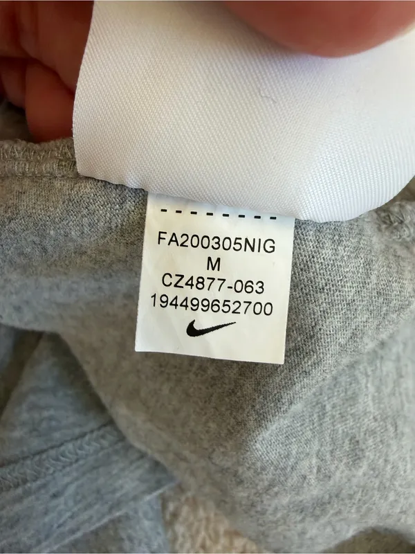 Nike Sportswear NYC House of Innovation Cropped Long Sleeve Tee Gray M - Image 6