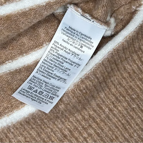 SOLD casual Striped crewneck‎ sweater in extra-soft yarn size M - Image 2
