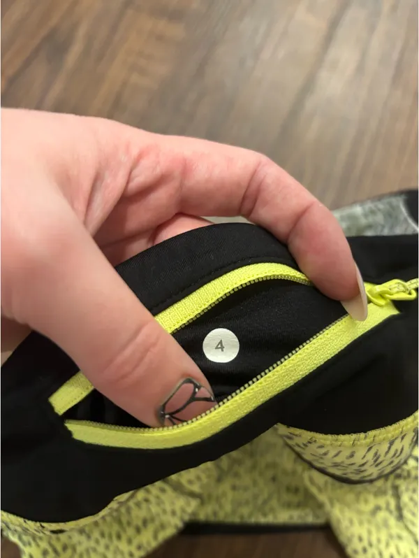 Lululemon Speed Up Shorts 2.5" - Image 4