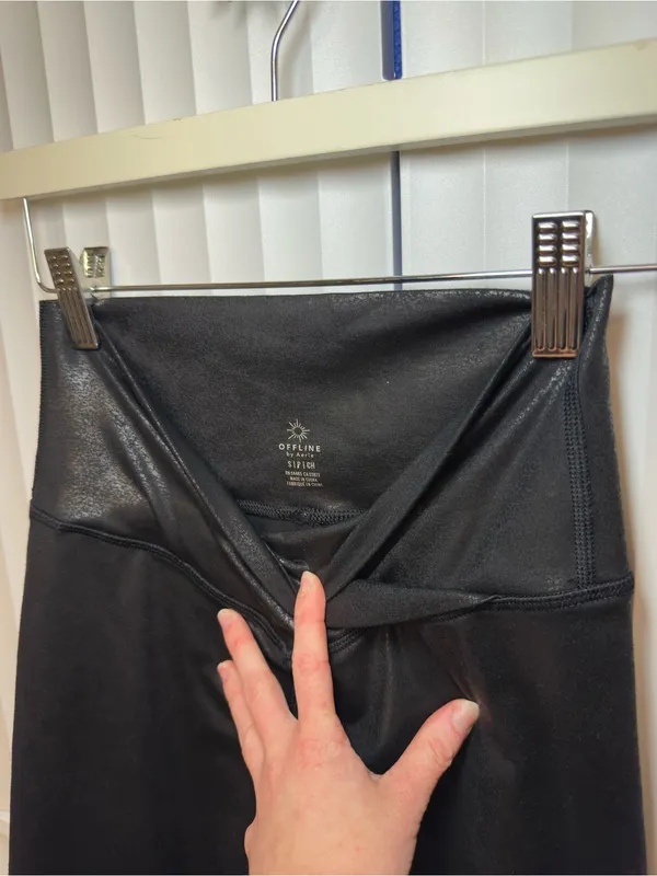 Offline by Aerie High-Waisted Crossover Waistband Black Metallic Leggings SMALL - Image 4