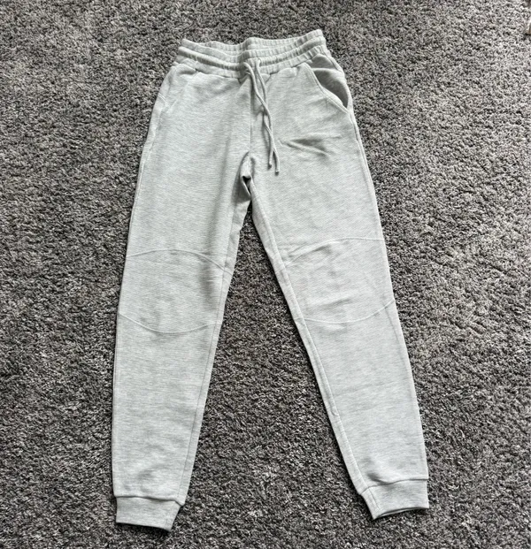 ALO Yoga Light Gray Waffle Knit Joggers - Image 5