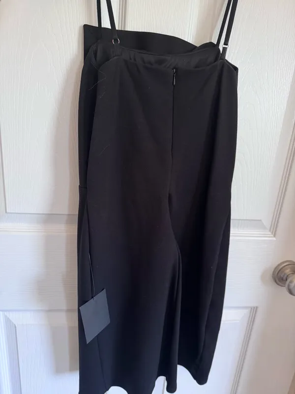 🖤 Elegant Black Sleeveless Dress / Romper – NWT 🖤 - Image 4