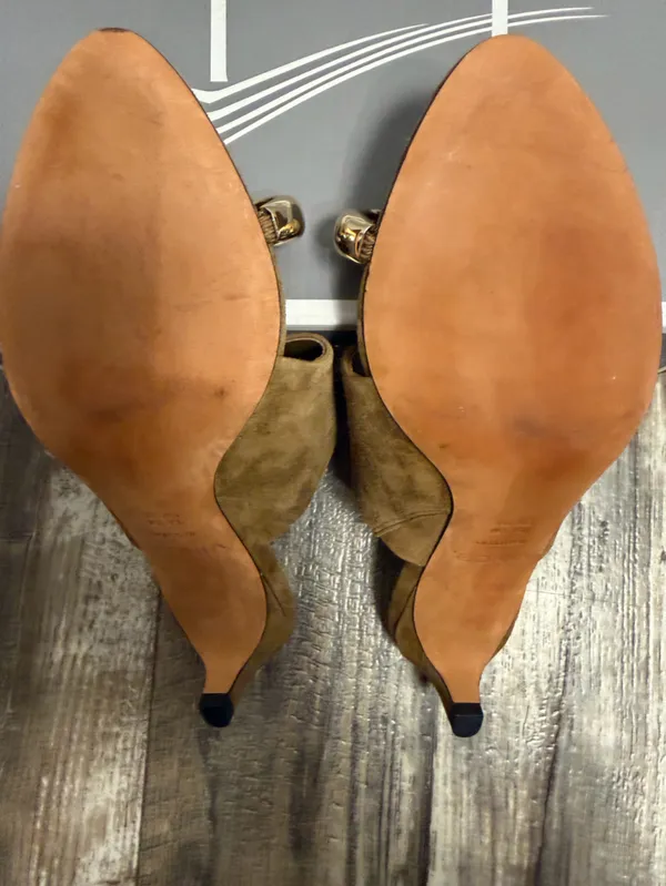 Vince Suede Open-Toe Mule in Cognac with Gold Accent Size 5.5 - Image 13