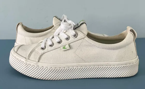 Cariuma OCA Low Off-White Canvas Lace Up Sneakers - Image 4