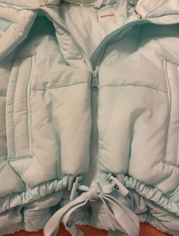 Free People Movement High Frequency Cropped Puffer Jacket. Size Medium - Image 6