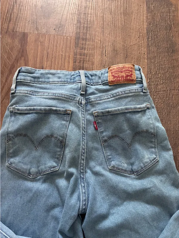 Levi’s Jeans High-Rise Bootcut 725 - Image 5