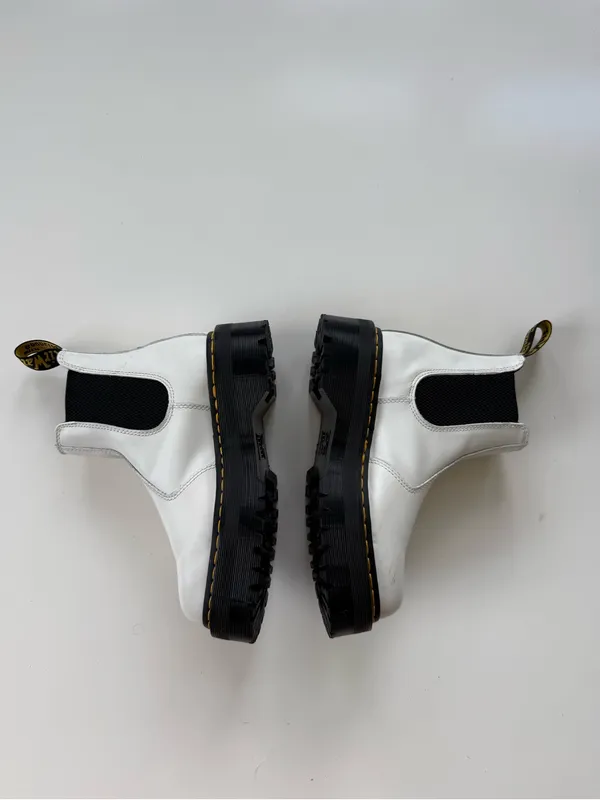 Dr. Martens 2976 QUAD Platform Chelsea Boots size 8 - Image 2