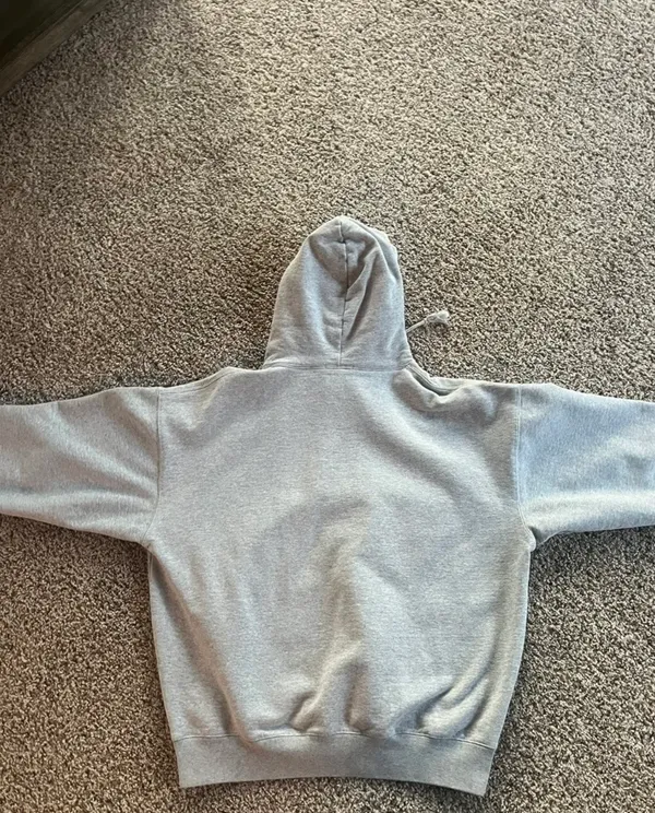 Brandy Melville Sweatshirt - Image 3