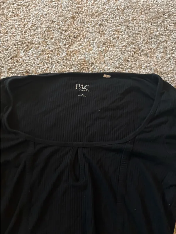 Cropped Black PacSun Long Sleeve - Image 2