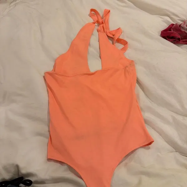 Aritzia Women's Orange and Pink Bodysuit - Image 3