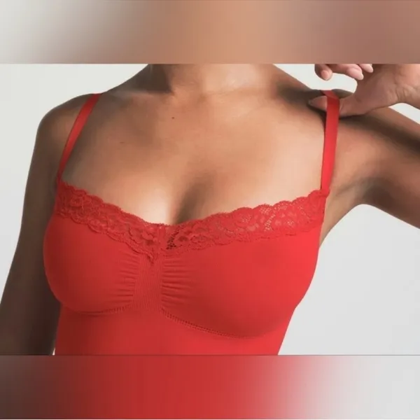 SKIMS Lace Thong Bodysuit In Cayenne Red Brand New Size XXS Sculpting Top Sexy - Image 2