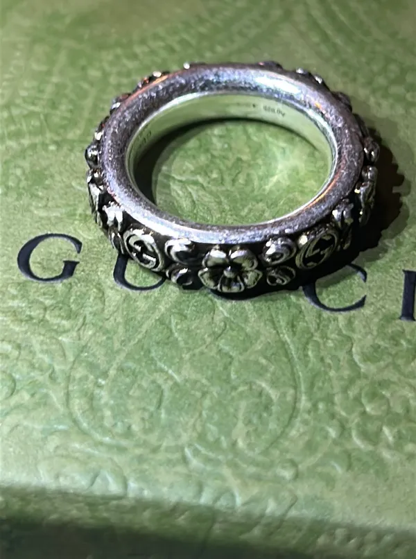 Interlocking G Flower Ring AG925 - Image 8