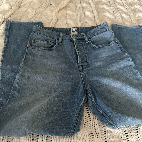 BDG Women's Straight Jeans in Light Blue - Image 4