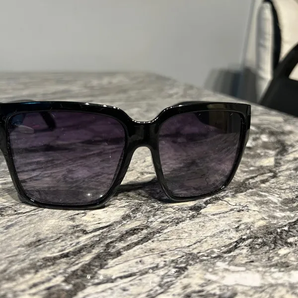 Black Sunglasses - Image 9