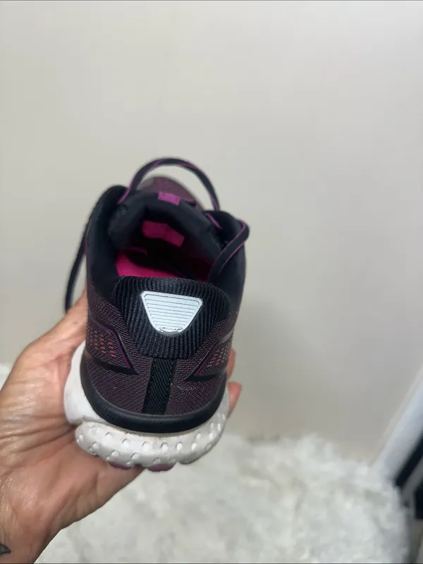 Brooks Ghost 12 Women's Black and Magenta Running Sneakers - Image 5