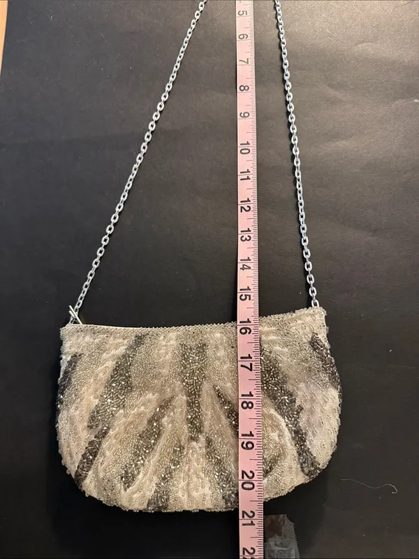 Vintage Fine Arts Bag Silver & Cream Beaded Evening Bag With Silver Chain Strap - Image 10