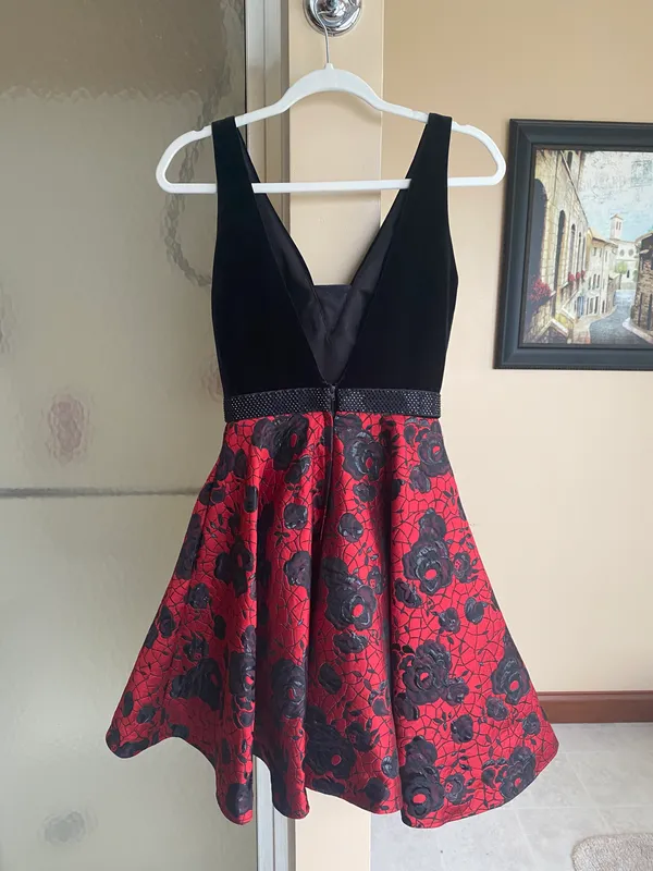Ellie Wilde Homecoming Dress Black And Red Short - Image 2
