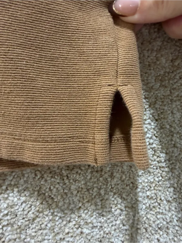 Talbots Camel tan top medium petite stretchy ribbed fall neutral minimal flawed - Image 4