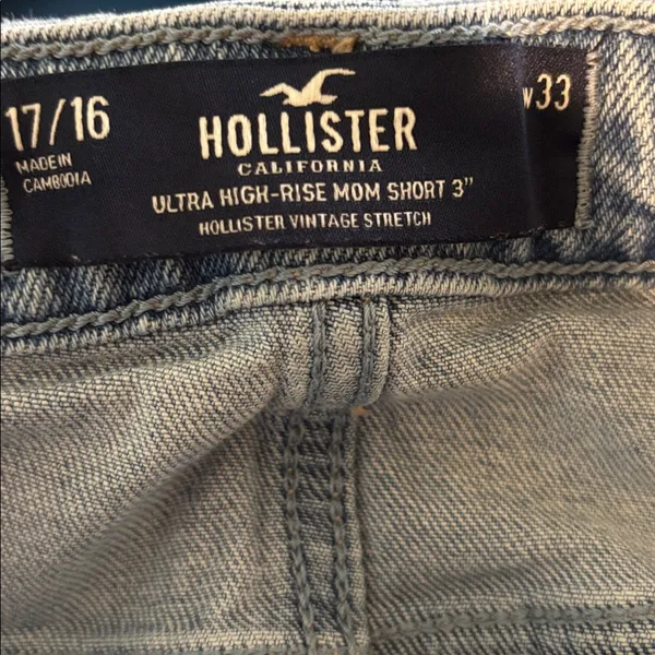 Hollister Distressed Ultra High-Rise MOM Shorts 33”Med Wash Fringe Hem 3” Hem - Image 3