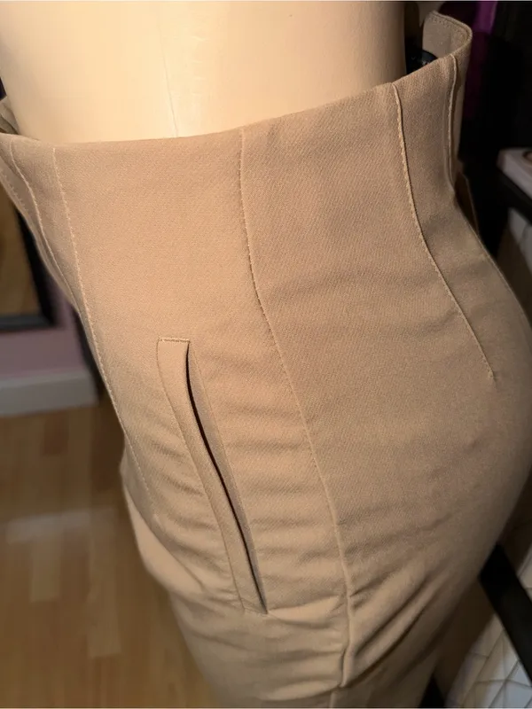 Zara Cropped Tailored Pants in Beige - Image 2