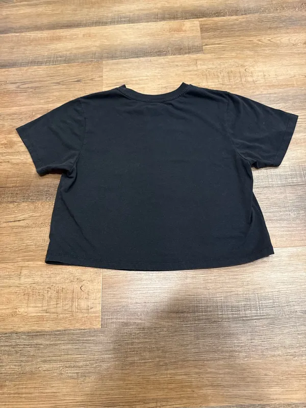 Netflix Black and Red Stranger Things Graphic Crop Tee Size Medium Moody Vibe - Image 2